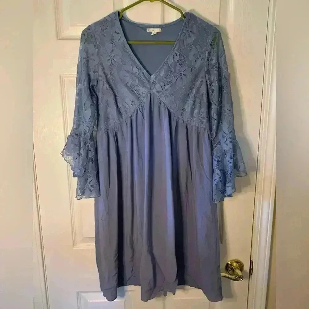EST. 1946 Woman's Light Blue V-Neck Lace 3/4 Length Sleeve Mini Dress Size Small